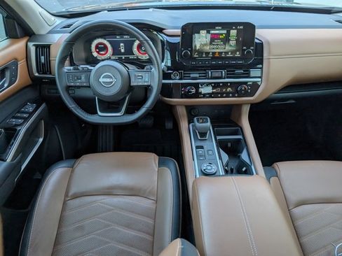 Used 2024 Nissan Pathfinder Platinum w/ Cargo Package image 9