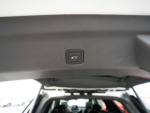 Used 2021 Chevrolet Tahoe Z71 w/ Z71 Signature Package image 28