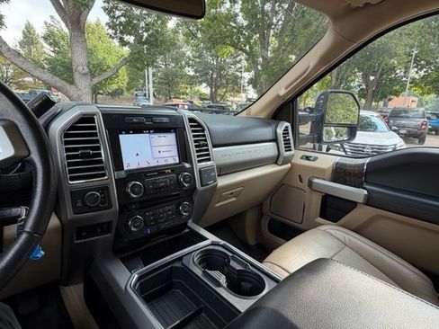 Used 2017 Ford F250 Lariat w/ Lariat Value Package AWD/4WD image 22