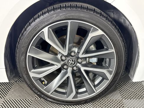 Used 2020 Toyota Corolla SE w/ SE Premium Package FWD image 30
