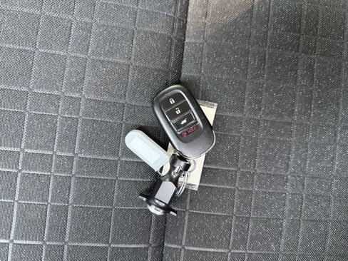 Used 2025 Honda HR-V LX image 10