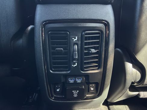 Used 2020 Dodge Durango R/T w/ Blacktop Package AWD/4WD image 17