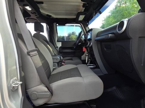 Used 2010 Jeep Wrangler Unlimited Sahara w/ Dual Top Group AWD/4WD image 51