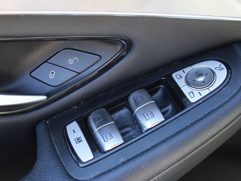 Certified 2019 Mercedes-Benz GLC 300 GLC 300 image 12