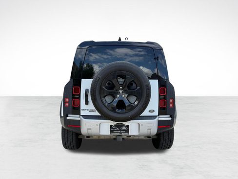 Used 2020 Land Rover Defender 110 HSE AWD/4WD image 10
