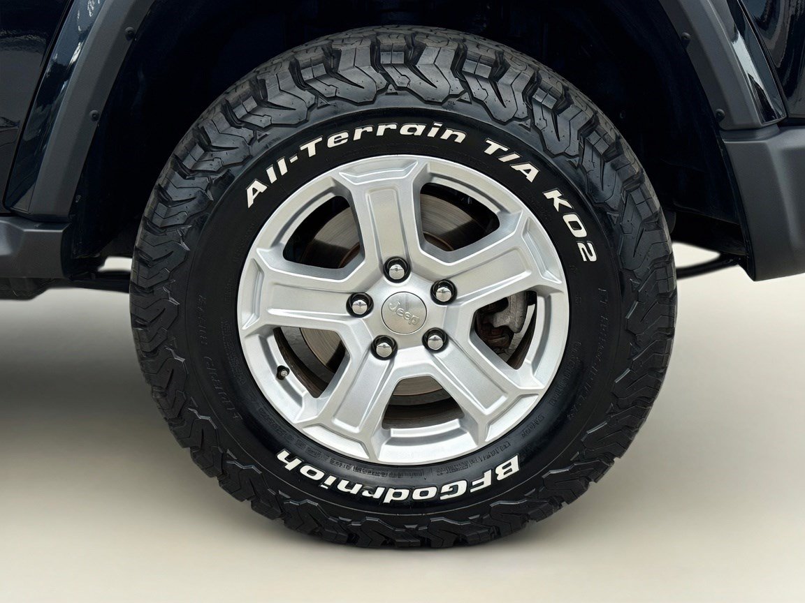 Used 2021 Jeep Wrangler Sport AWD/4WD image 17