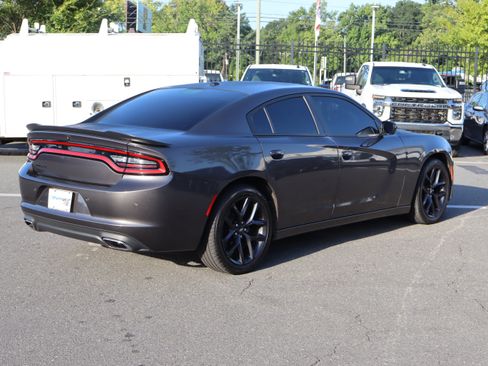 Used 2022 Dodge Charger SXT w/ Blacktop Package RWD image 10