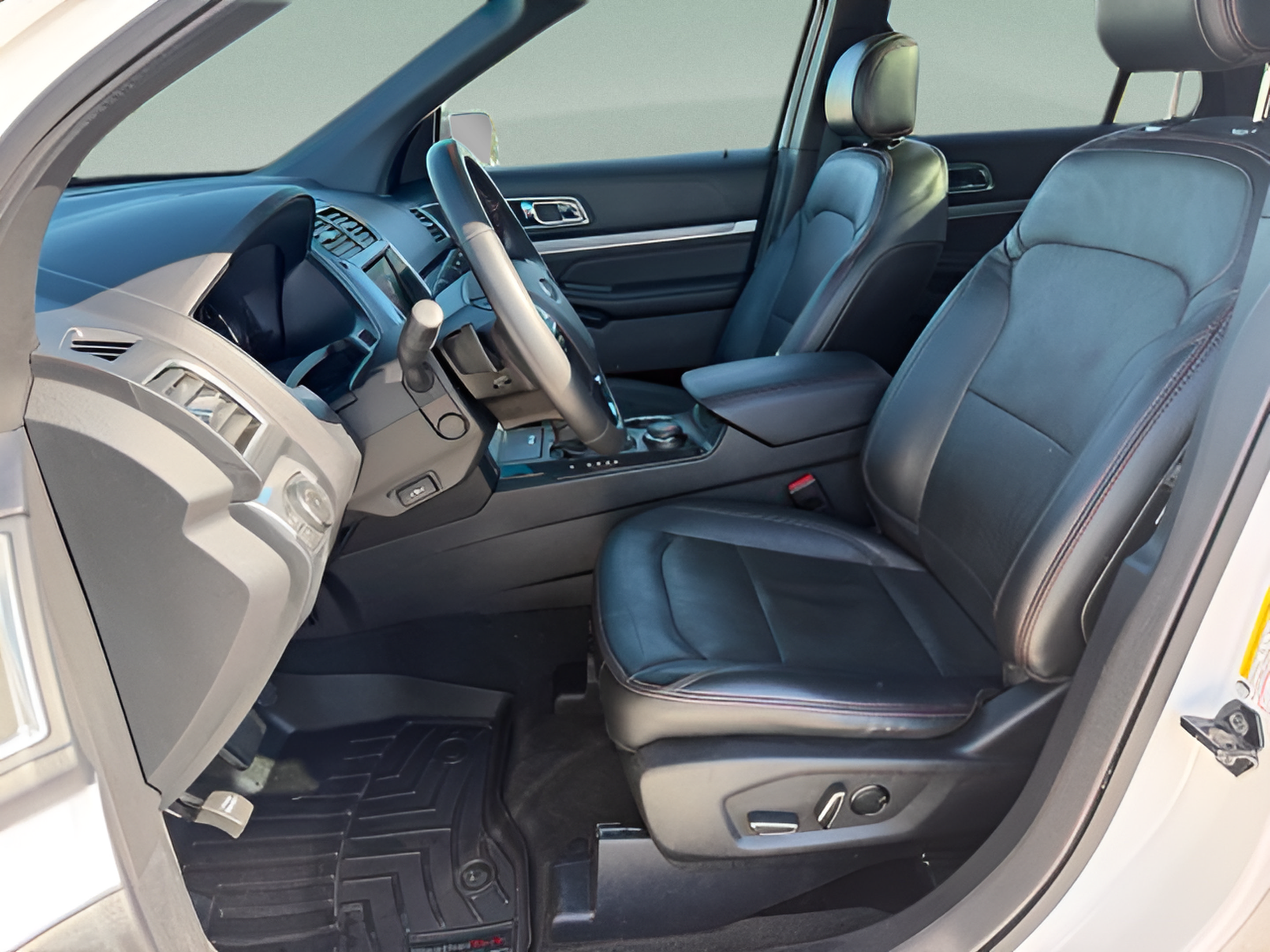 Used 2016 Ford Explorer Sport w/ Equipment Group 401A AWD/4WD image 23