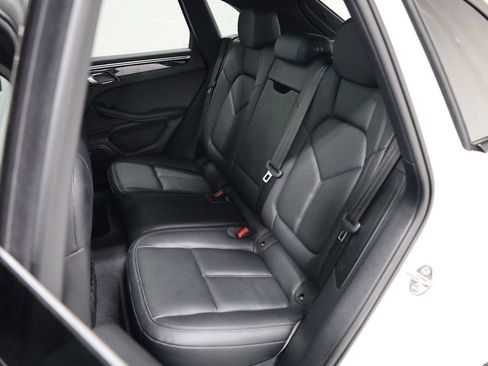 Certified 2025 Porsche Macan image 36