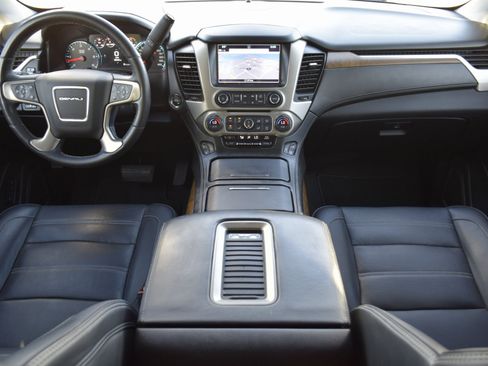 Used 2020 GMC Yukon Denali w/ Denali Ultimate Package image 2