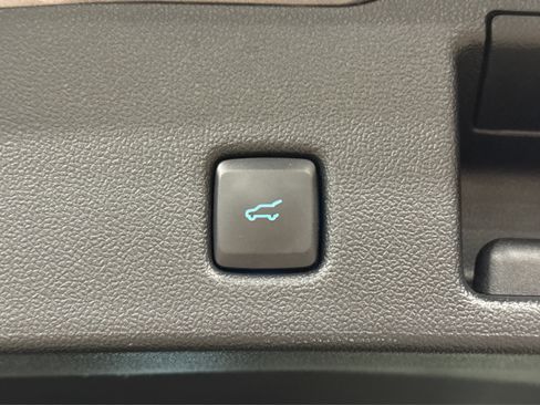 Used 2024 Ford Escape Platinum AWD/4WD image 47