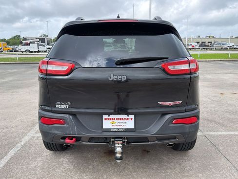 Used 2014 Jeep Cherokee Trailhawk w/ Cold Weather Group image 9