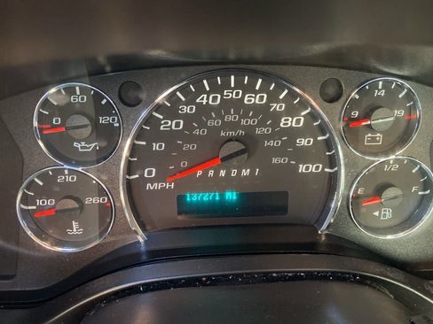 Used 2022 Chevrolet Express 2500 w/ Driver Convenience Package image 4