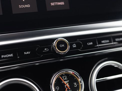 Used 2024 Bentley Continental GT image 46