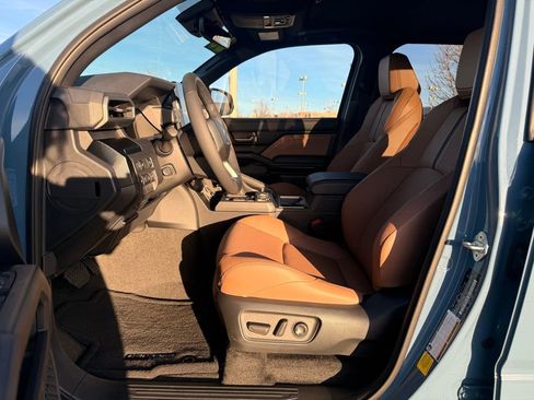 Used 2025 Toyota 4Runner Limited image 10