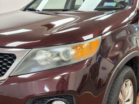 Used 2011 Kia Sorento LX w/ Convenience Pkg AWD/4WD image 11