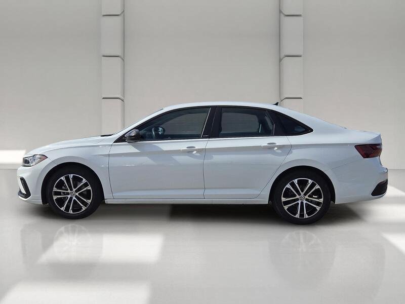 Used 2025 Volkswagen Jetta Sport FWD image 2