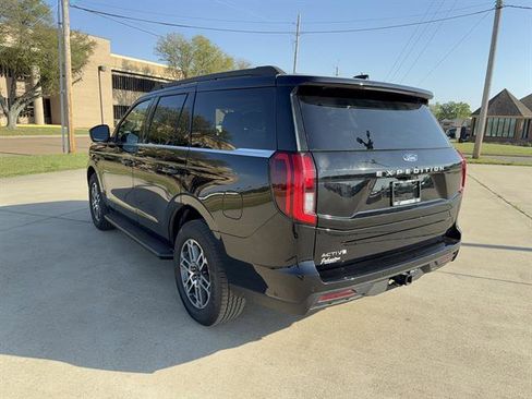 Used 2025 Ford Expedition Active image 5