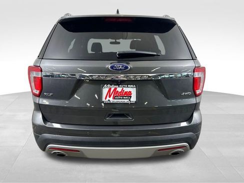 Used 2017 Ford Explorer XLT w/ Equipment Group 202A AWD/4WD image 6