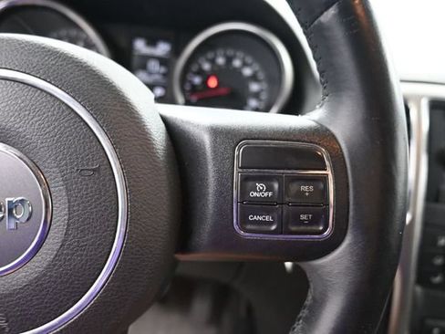 Used 2013 Jeep Grand Cherokee Laredo AWD/4WD image 23