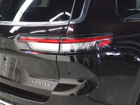 Certified 2022 Jeep Grand Cherokee L Limited AWD/4WD image 44