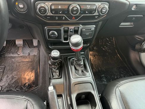 Certified 2023 Jeep Wrangler Sport S image 9