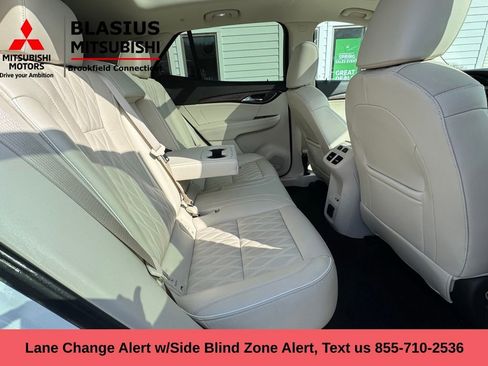Used 2022 Buick Envision Avenir w/ Technology Package II image 40