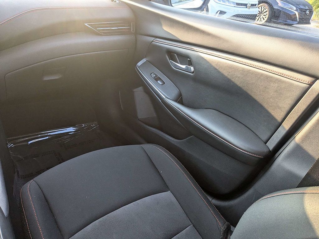 Used 2025 Nissan Sentra SR FWD image 16