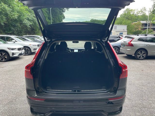 Certified 2023 Volvo XC60 B5 Plus AWD/4WD image 16