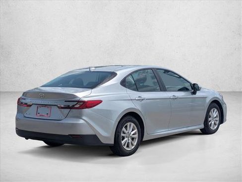 Used 2026 Toyota Camry LE w/ Convenience Package FWD image 5