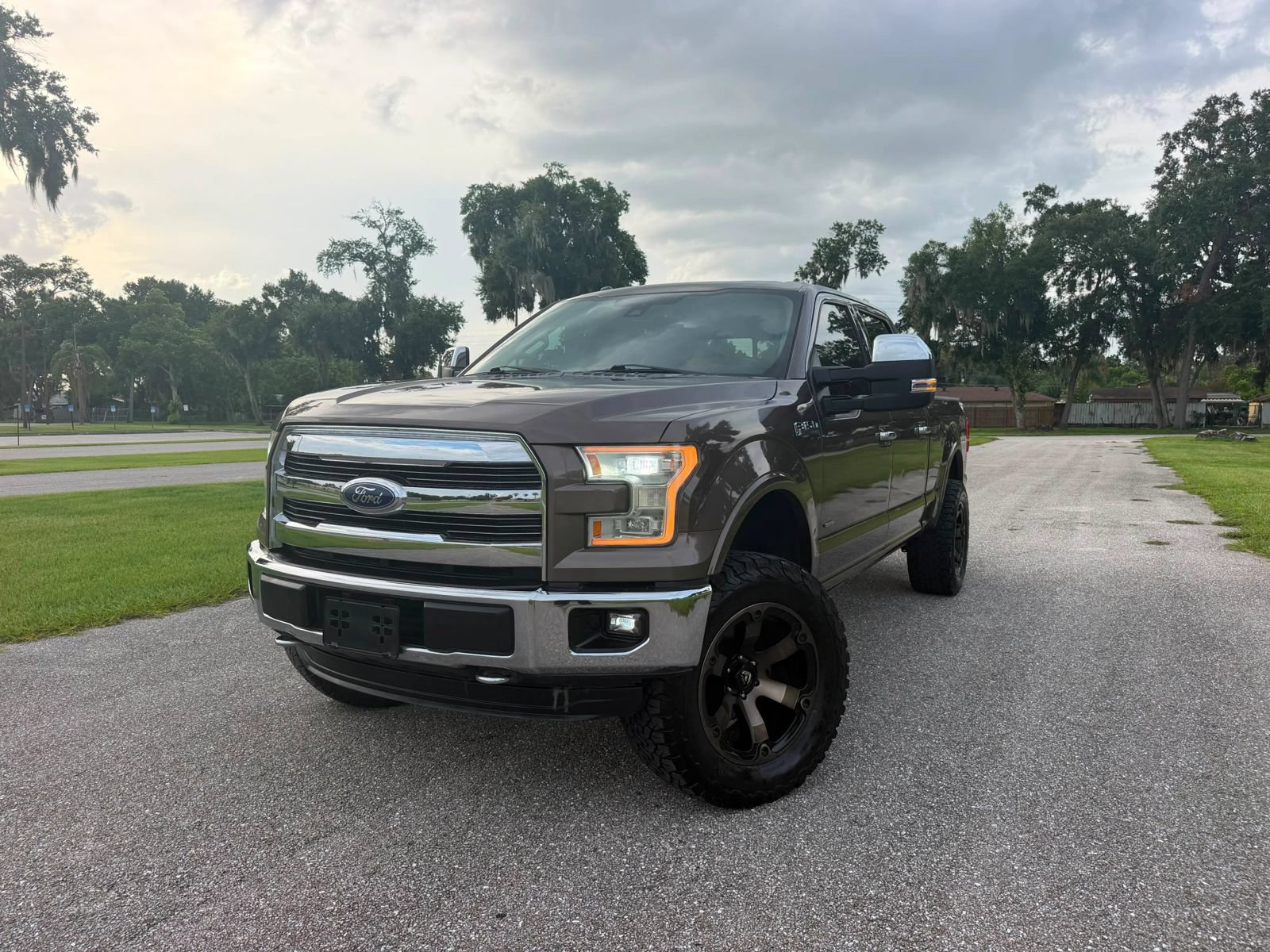 Used 2015 Ford F150 Lariat w/ Equipment Group 502A Luxury AWD/4WD image 1