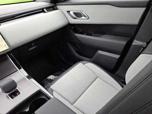 New 2026 Land Rover Range Rover Velar Dynamic SE AWD/4WD image 14