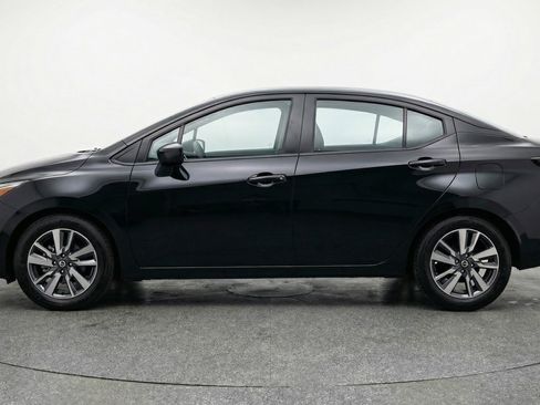 Used 2025 Nissan Versa SV image 4