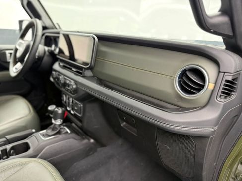 Used 2024 Jeep Wrangler High Altitude AWD/4WD image 21