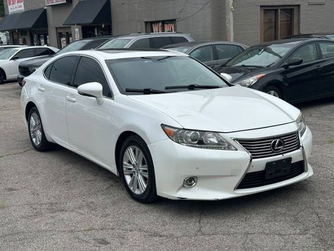 Used 2015 Lexus ES 350 w/ Premium Package FWD image 1