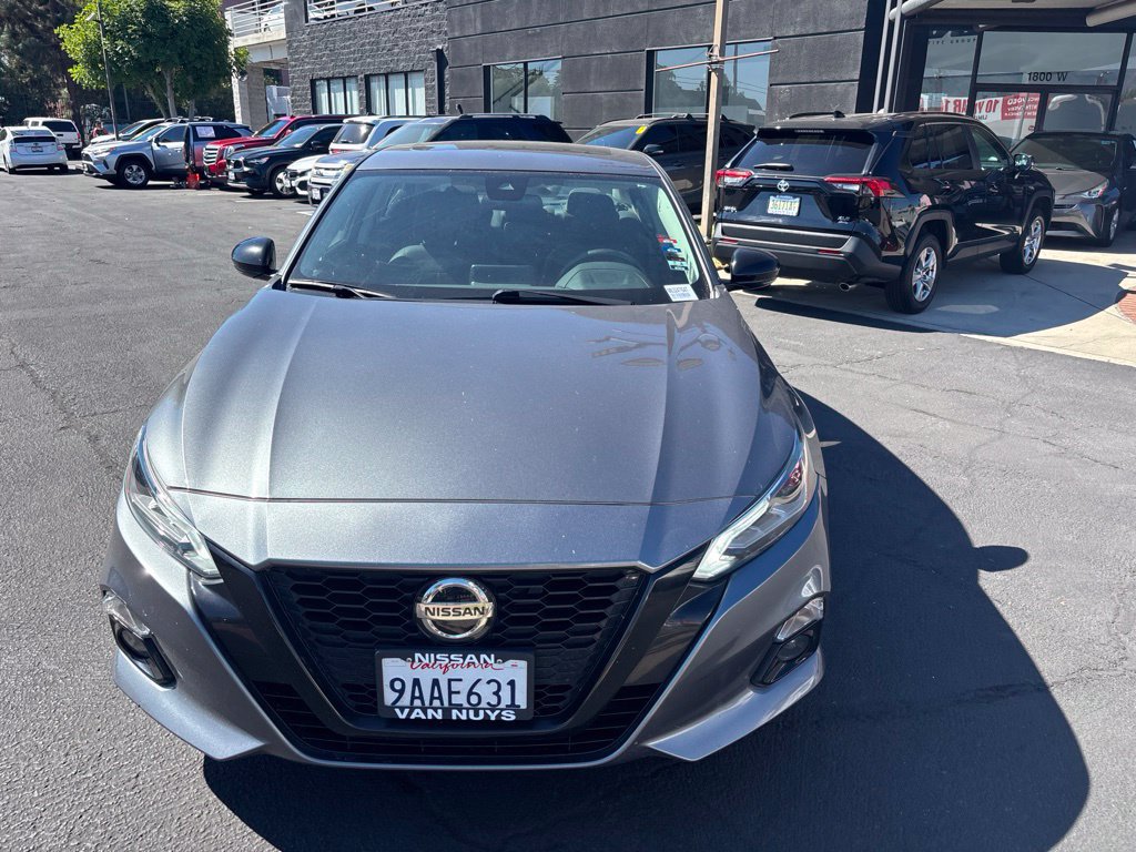 Used 2022 Nissan Altima 2.5 SR w/ Midnight Edition Package FWD image 9