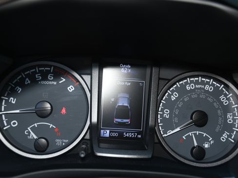 Used 2021 Toyota Tacoma TRD Off-Road w/ Technology Package image 13