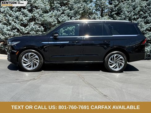 Used 2025 Lincoln Navigator Reserve AWD/4WD image 4