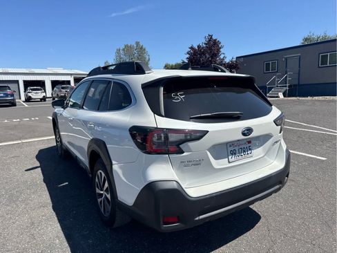 Used 2023 Subaru Outback Premium image 7