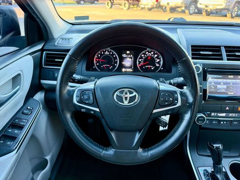 Used 2015 Toyota Camry XSE image 16