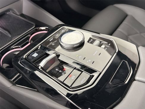 New 2026 BMW 530i xDrive w/ Premium Package AWD/4WD image 17