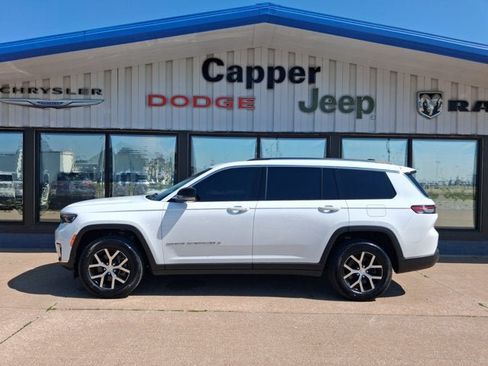 Used 2020 Jeep Grand Cherokee Altitude AWD/4WD image 30