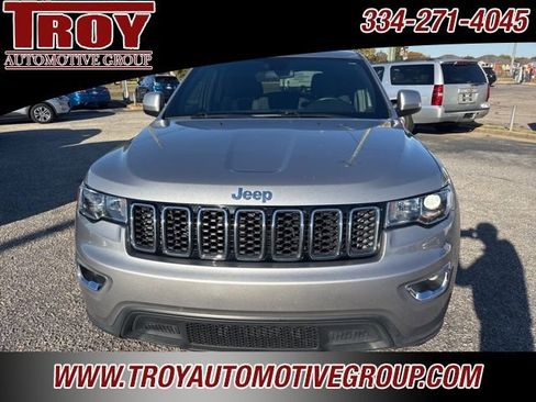 Used 2018 Jeep Grand Cherokee Laredo image 14