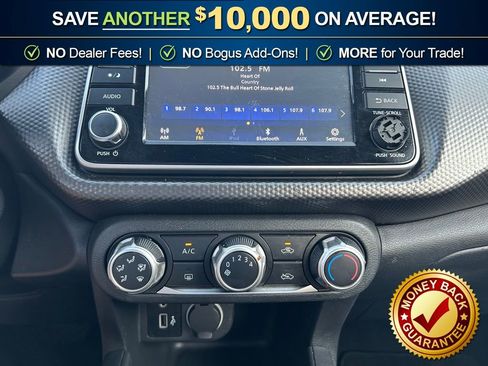 Used 2020 Nissan Kicks S image 24