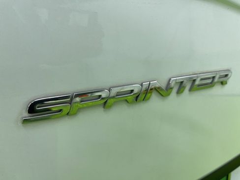 Used 2018 Freightliner Sprinter 2500 image 10