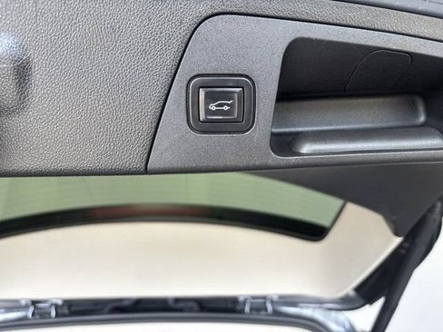 Used 2019 Buick Envision Premium AWD/4WD image 12