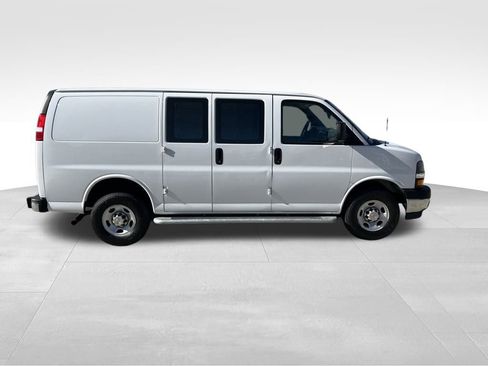 Used 2024 Chevrolet Express 2500 w/ Driver Convenience Package image 8