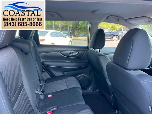 Used 2018 Nissan Rogue SV w/ Premium Package FWD image 14
