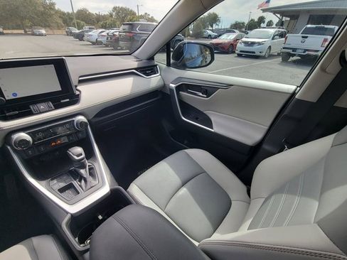Used 2023 Toyota RAV4 XLE Premium image 3