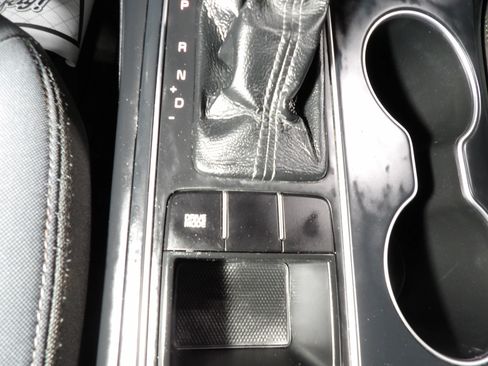Used 2017 Kia Sorento FWD image 15